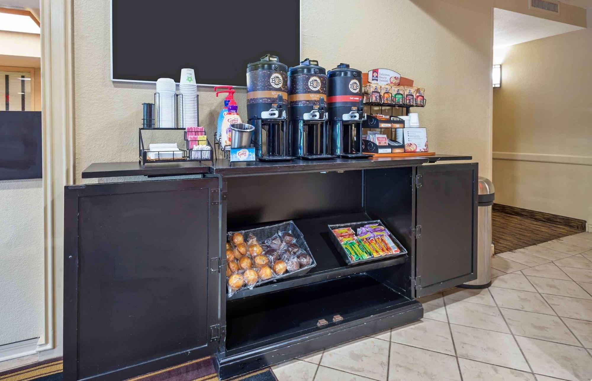 Extended Stay America Suites - Newark - Woodbridge Exteriér fotografie